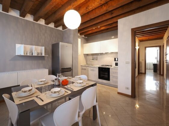 Venetian Style 2 - Photo2