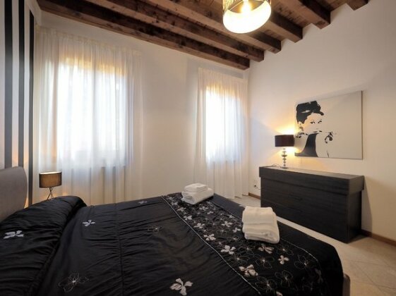 Venetian Style 3 - Photo4