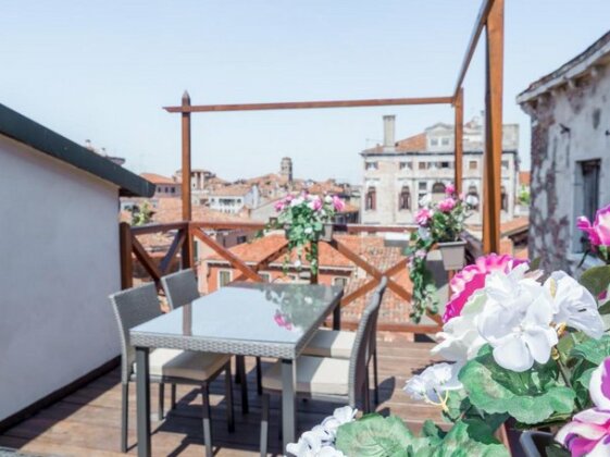 Venice Luxury Palace - Photo2