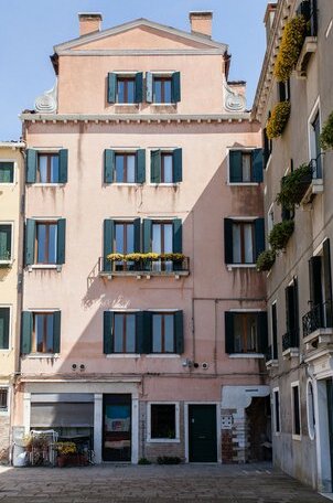 Venice Prince Apartments