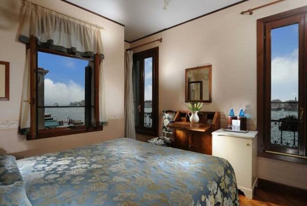 Warm Hospitality Apartments - Photo3