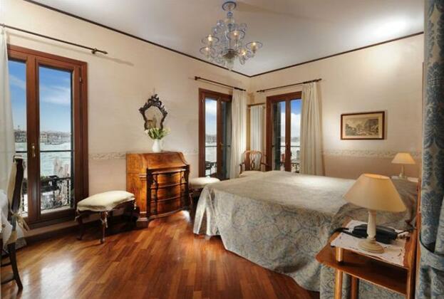 Warm Hospitality Apartments - Photo4