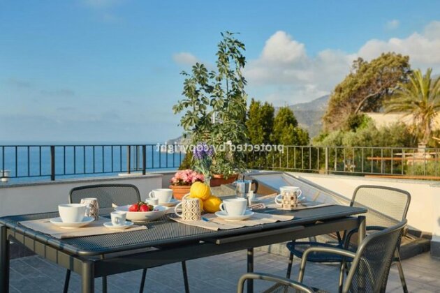 Luxury Penthouse Sea View Vernazza - Photo3