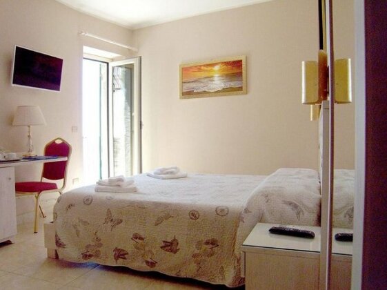 Michela Rooms Vernazza - Photo2