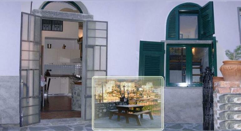 Sandra Villa Rooms - Photo3