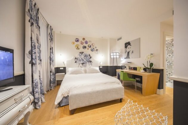 Cinque Rooms - Photo2