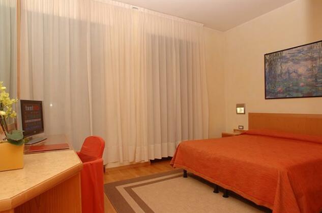 Hotel Verona - Photo2