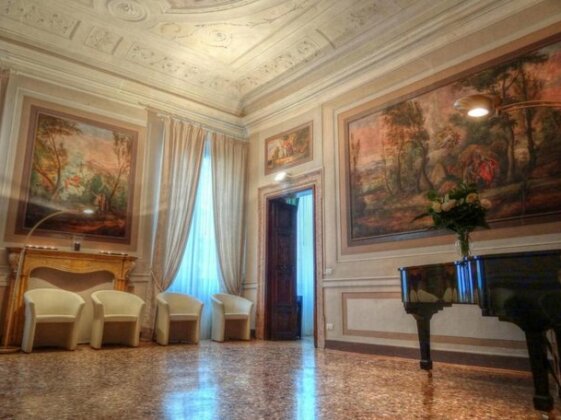 Palazzo Maffei Apartments - Photo3