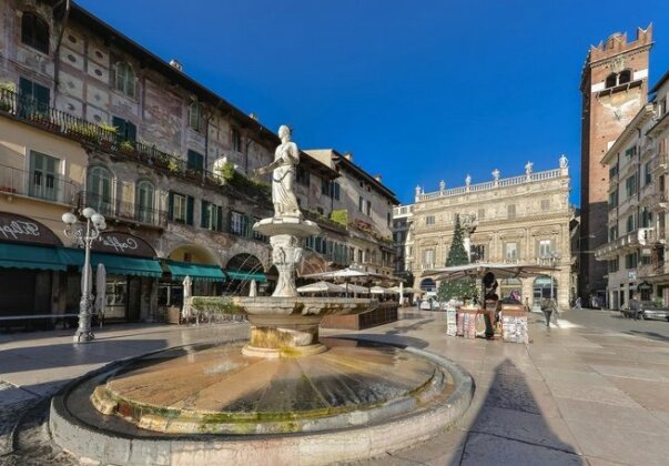 Palazzo Maffei Halldis Apartments