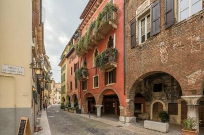 Vecchia Verona Rooms & Apartments