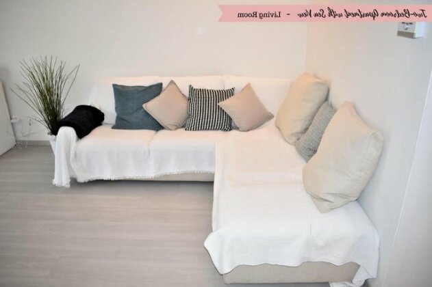 Front Beach Apartments - Photo5
