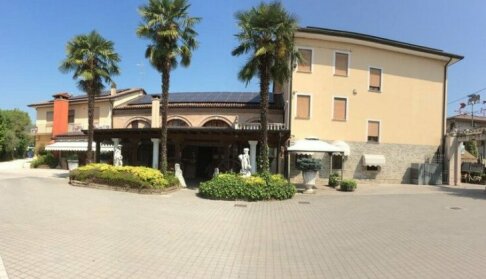 Hotel Pizzeria Ristorante Al Leone