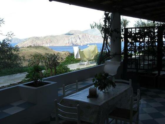 Holiday House in Vulcano - Photo4