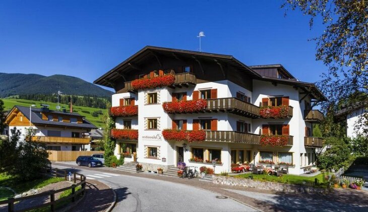 Hotel Dolomiten Welsberg-Taisten
