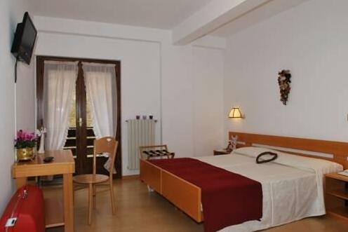 Hotel Mae - Photo4