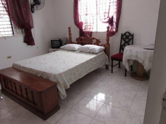 Tina's Guest House - Photo5