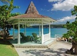 Traditional 5 BR Waterfront Villa - Discovery Bay - Photo4