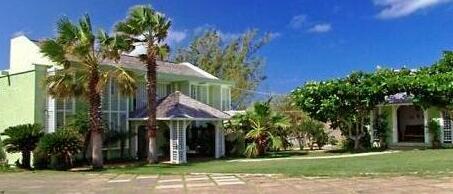 Traditional 5 BR Waterfront Villa - Discovery Bay