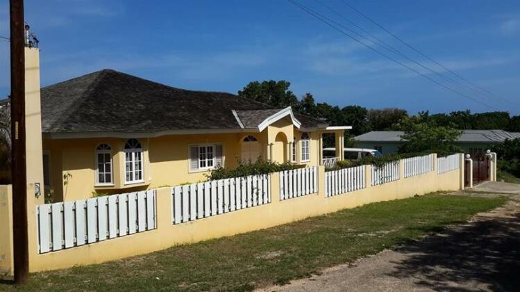 The Kimberly Villa - Donway A Jamaican Style Village