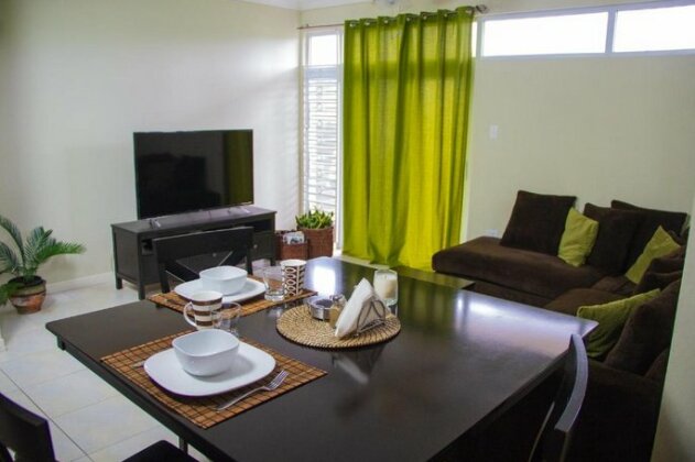 Two Bedroom Apartment in Kingston - Photo2
