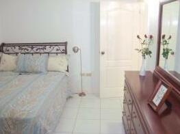 2 Br Townhouse In Montego Bay - Photo4