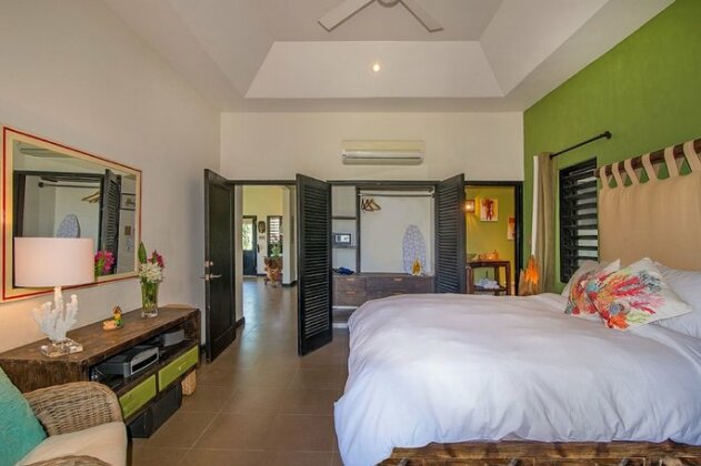 Luxury Villa sleeps 6 Beach Access Montego Bay - Photo3