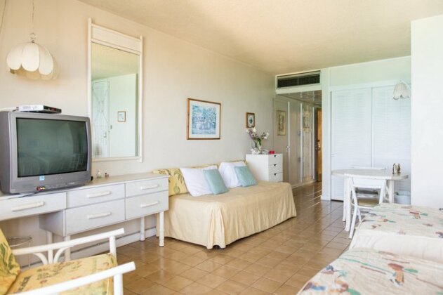Sky Box Beach Suite at Montego Bay Club - Photo5