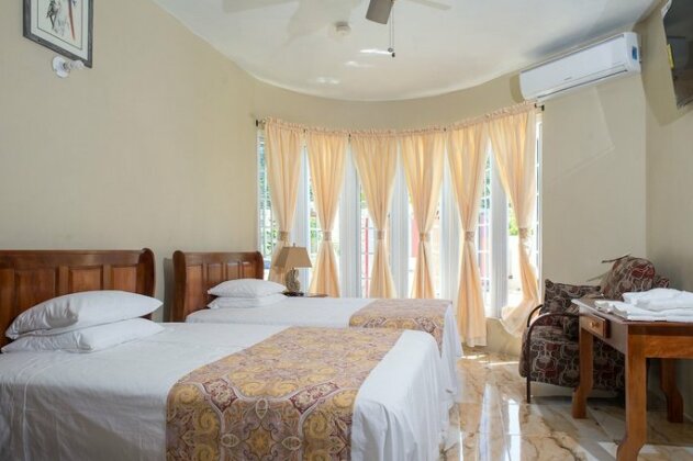 Waters Edge Villa Montego Bay - Photo4