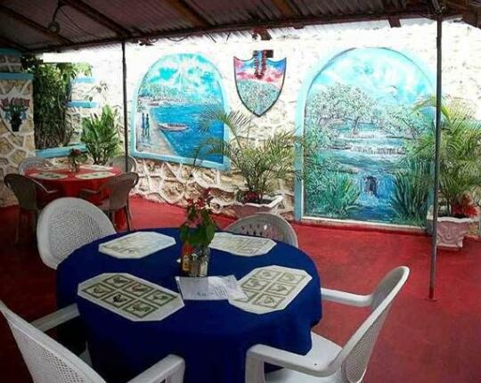 Blue Cave Castle - Photo2