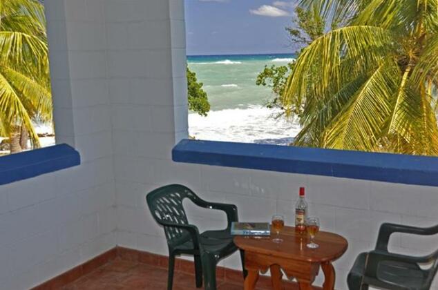 Carib Beach Apartments Negril - Photo2