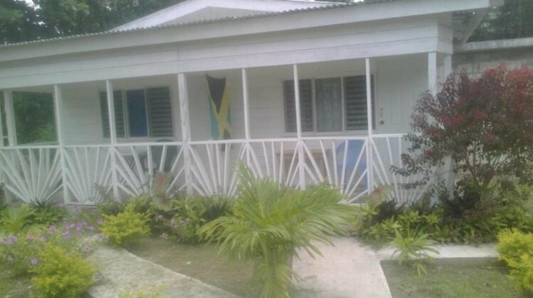 Conrods Negril Guesthouse