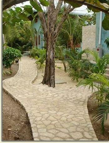HideAwhile - Photo3