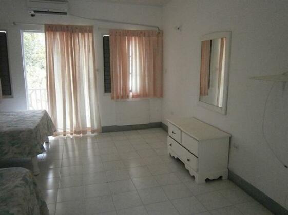 The Royal Hummingbird Resort - Photo2