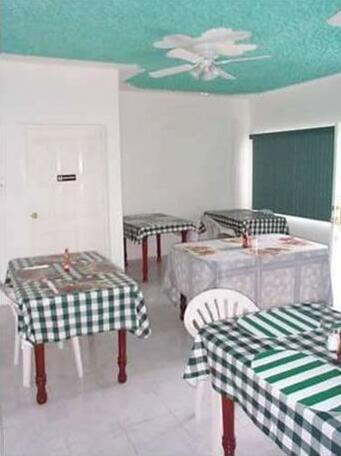 Willowgate Resort Hotel - Photo4