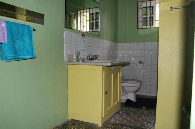 Ritashomeawayfromhome - Photo2