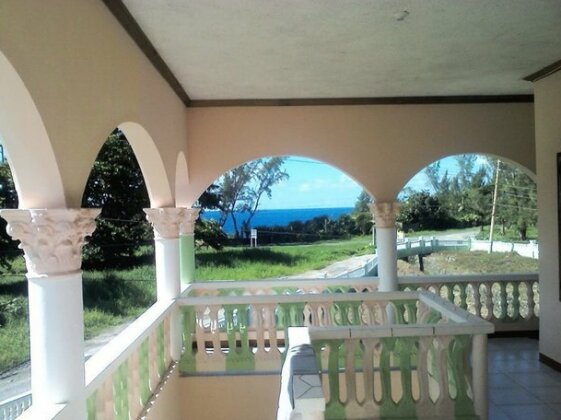 Dolphin Bay Yoga Guest House - Photo2
