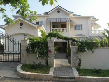 Guest House - 1 BR Private Suites - Ocho Rios