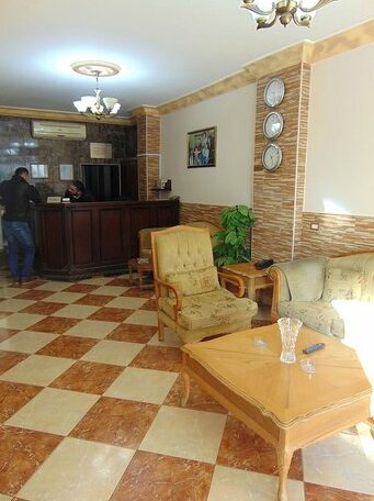 Al-Nujoom Hotel Suites - Photo4