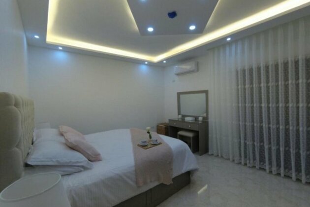 Amazing one Bedroom Apartment in Amman Elwebdah 1 - Photo5
