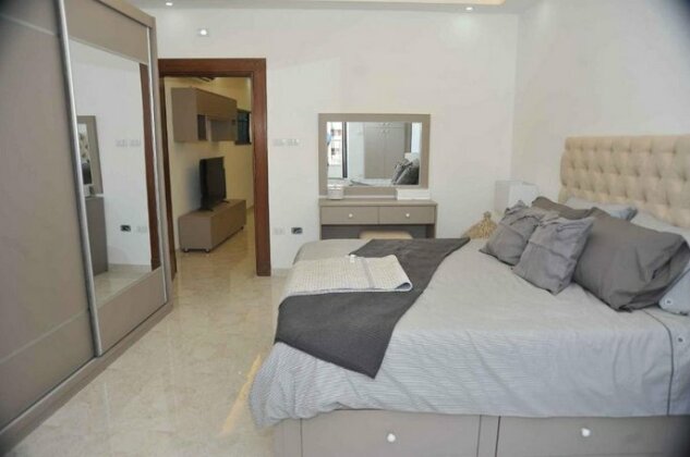 Amazing one Bedroom Apartment in Amman Elwebdah 11 - Photo5