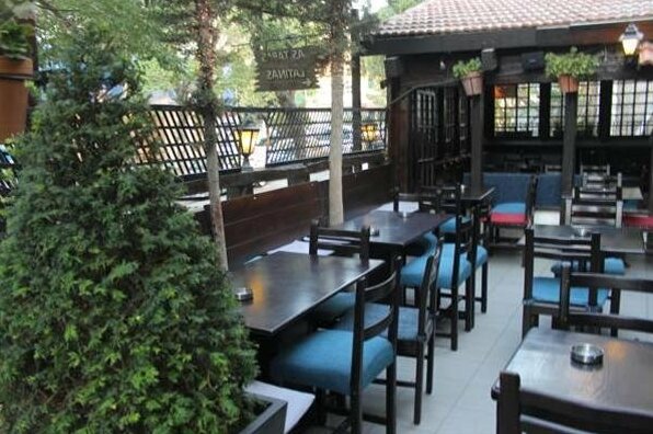 Bonita Inn Restaurant & Tapas Bar - Photo4