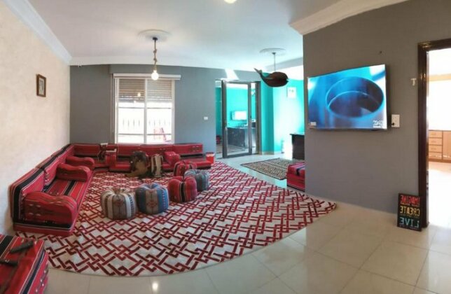F R I E N D S Home - Photo2