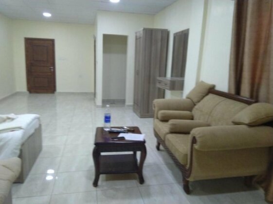 Private master bedroom with attached private bathroom - Photo4