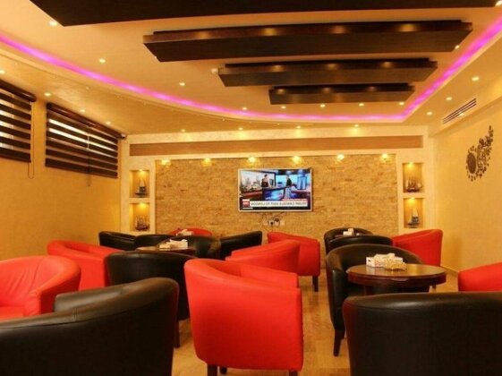Yacht Hotel - Photo2
