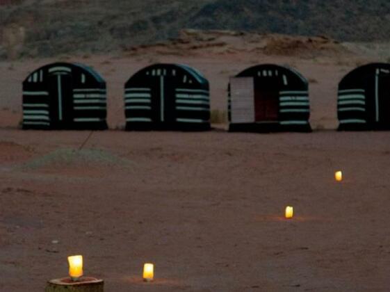 Wadi Rum Caravan Camp - Photo2