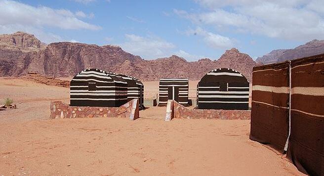 Wadi Rum Desert Camp Hotel - Photo2