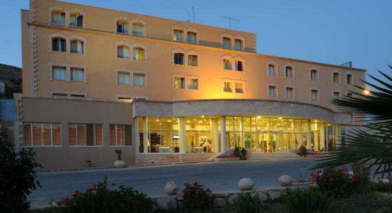 Kings' Way Hotel - Photo2