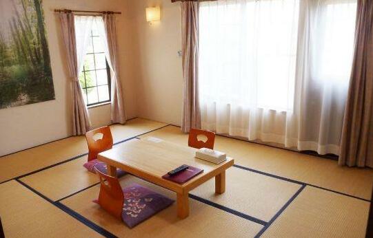 Awone Shirakami Jyuniko - Photo2