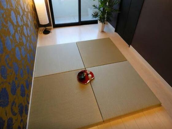 3-Hakata Luxury 2 Bedroom Japanese Apt - 33 - Photo5