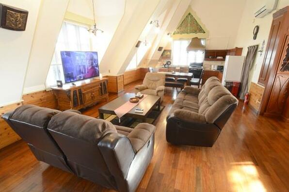 Mid century modern room in OKINAWA - Photo2